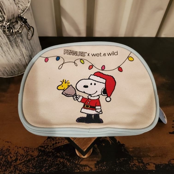 Limited Edition Wet N Wild Peanut Collection Peanuts Makeup Bag - Picture 3 of 6